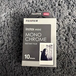 NWT fujifilm Instax mini mono chrome instant film 10 sheets (takes 10 pictures)